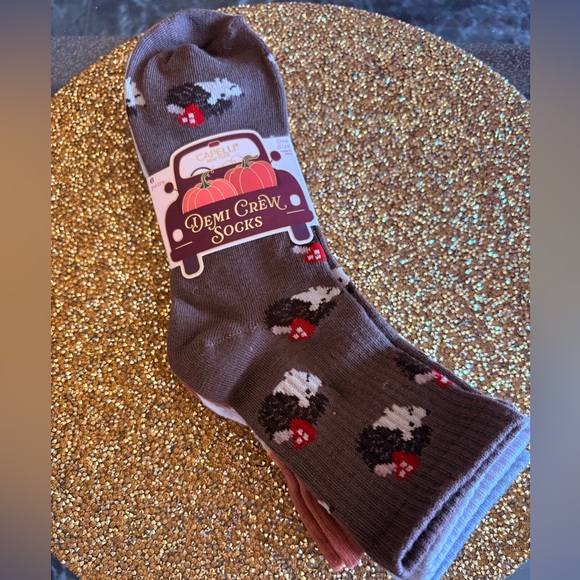 Capelli of New York Accessories - Capelli of New York NWT Multi pack of 6 Crew Socks . OS